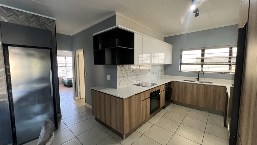 To Let 3 Bedroom Property for Rent in Sandown Western Cape
